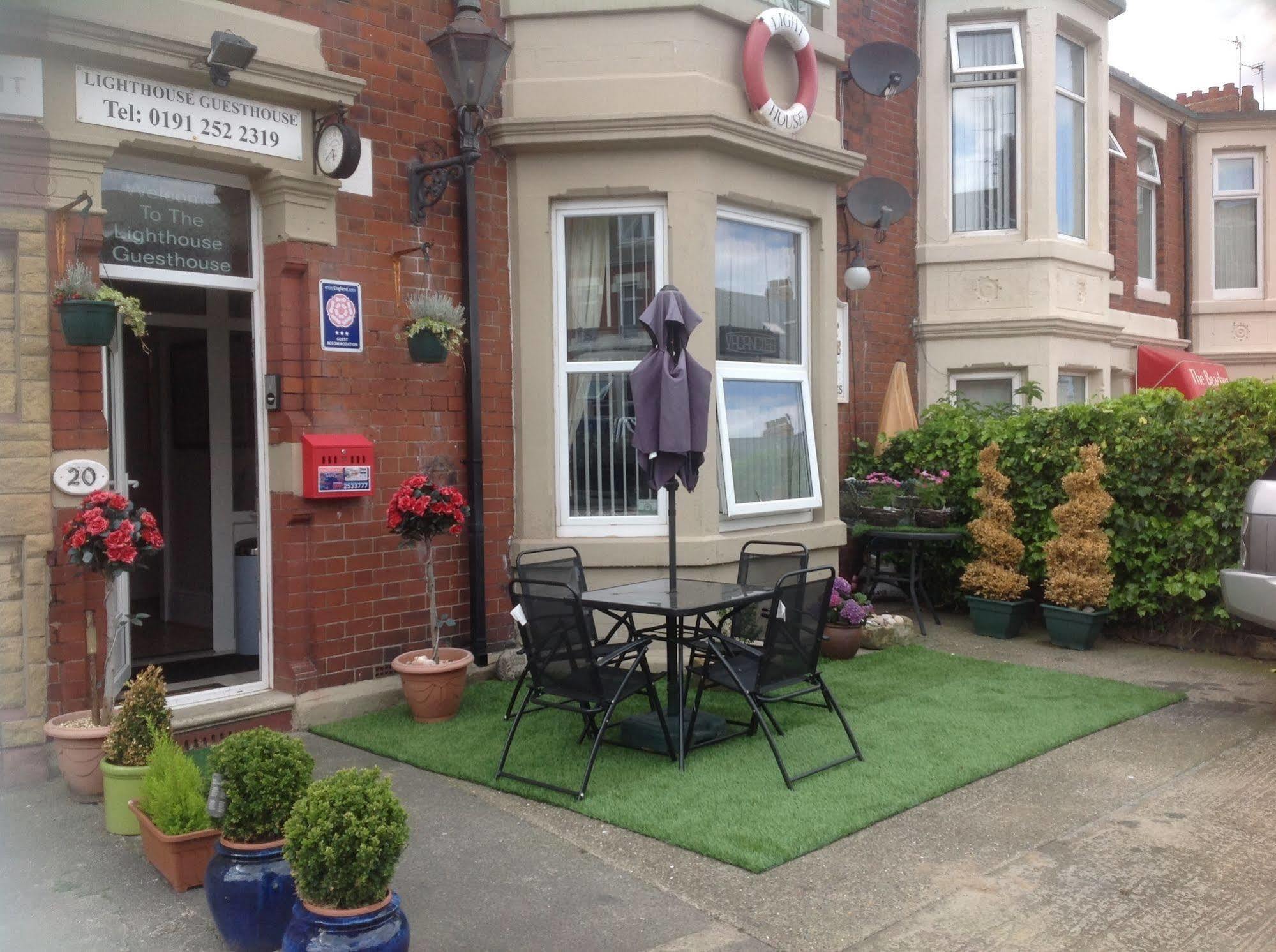 Lighthouse Guest House Whitley Bay Exterior photo