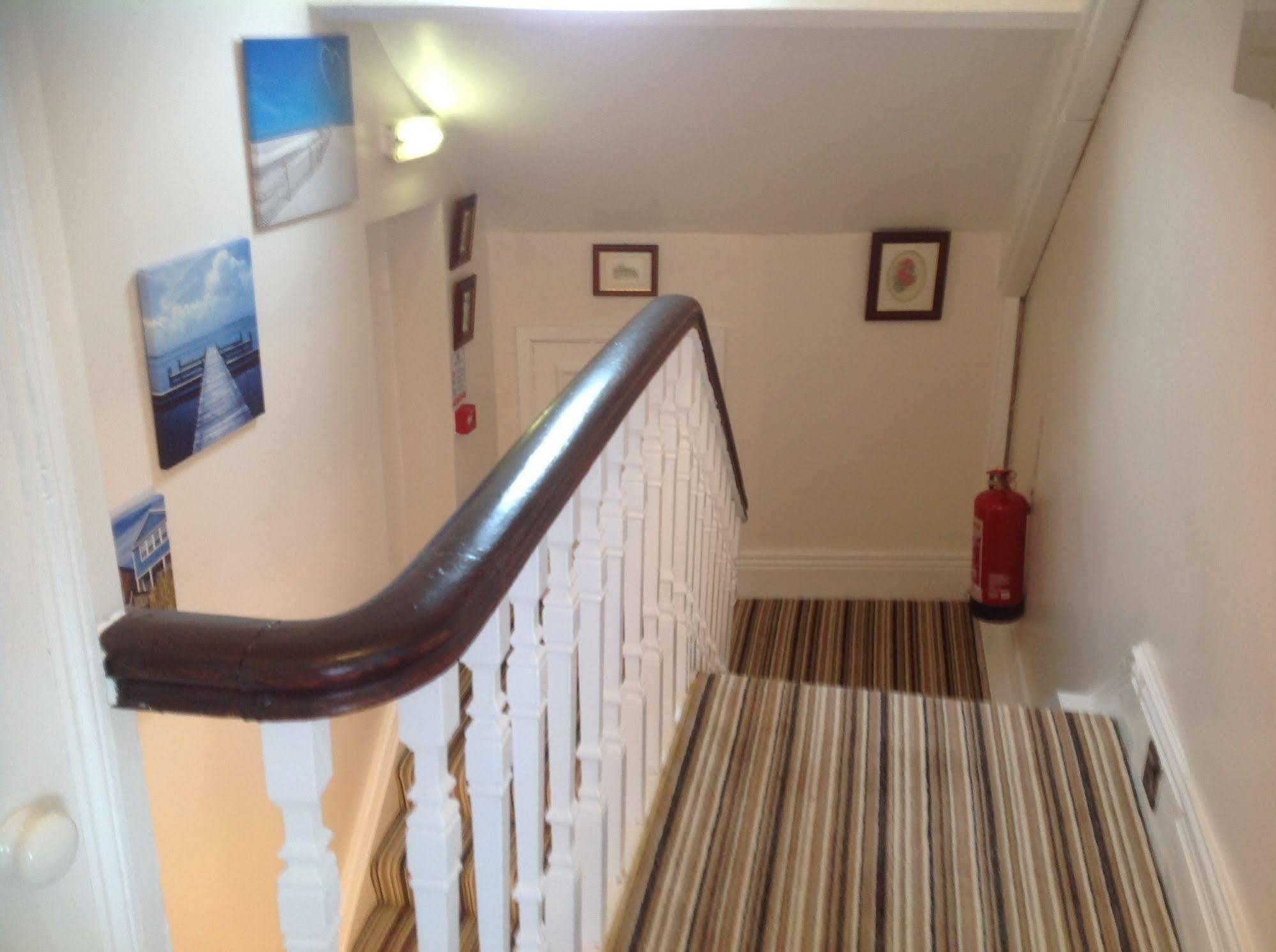 Lighthouse Guest House Whitley Bay Exterior photo